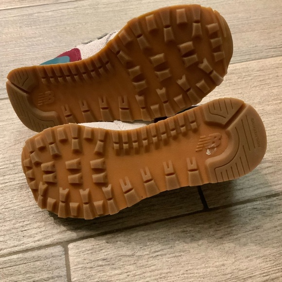 NEW BALANCE 574 - Picture 3 of 6